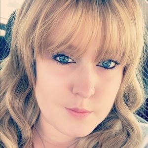 Meet your Posher, Cassandra